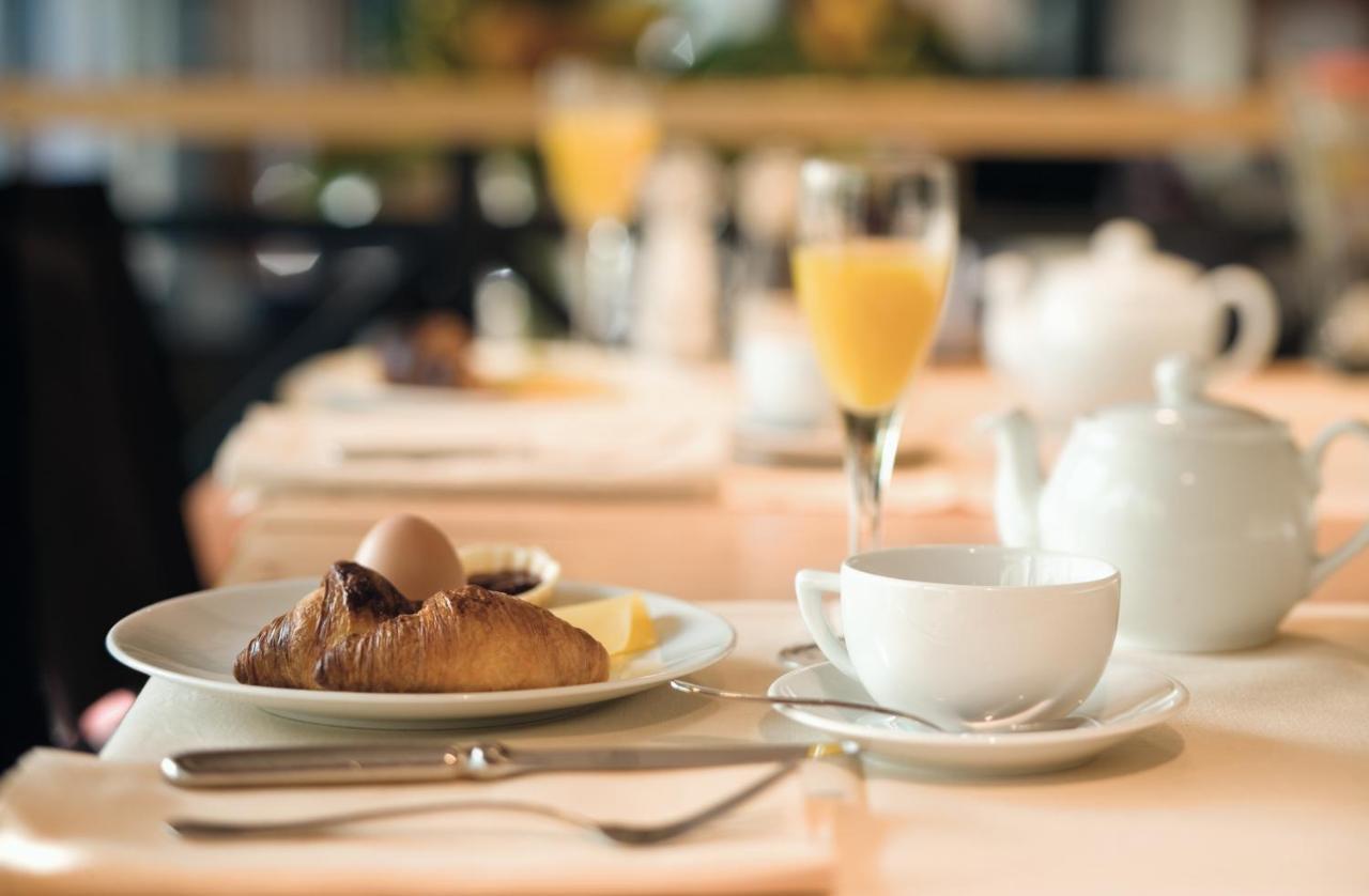 모벤픽 호텔 제다 시티 스타 외부 사진 A continental breakfast