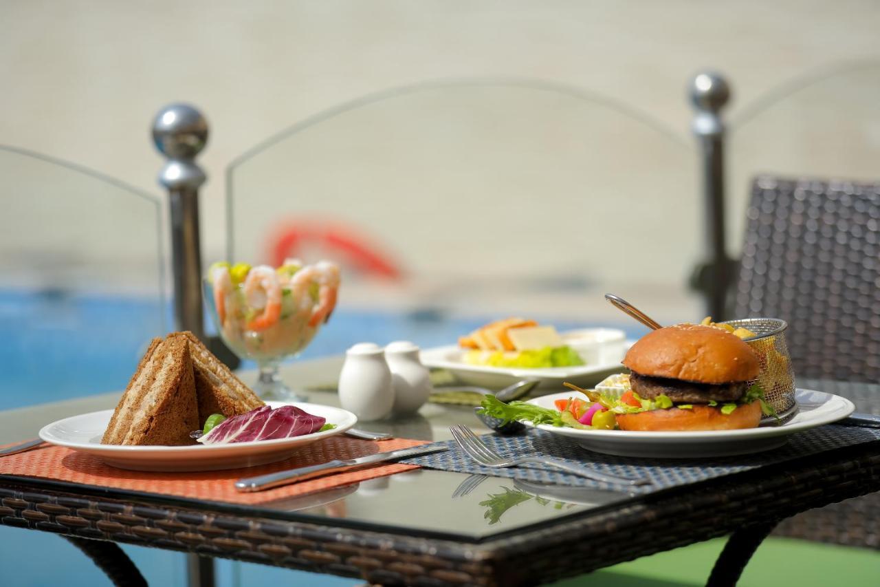 모벤픽 호텔 제다 시티 스타 외부 사진 A typical lunch at the hotel