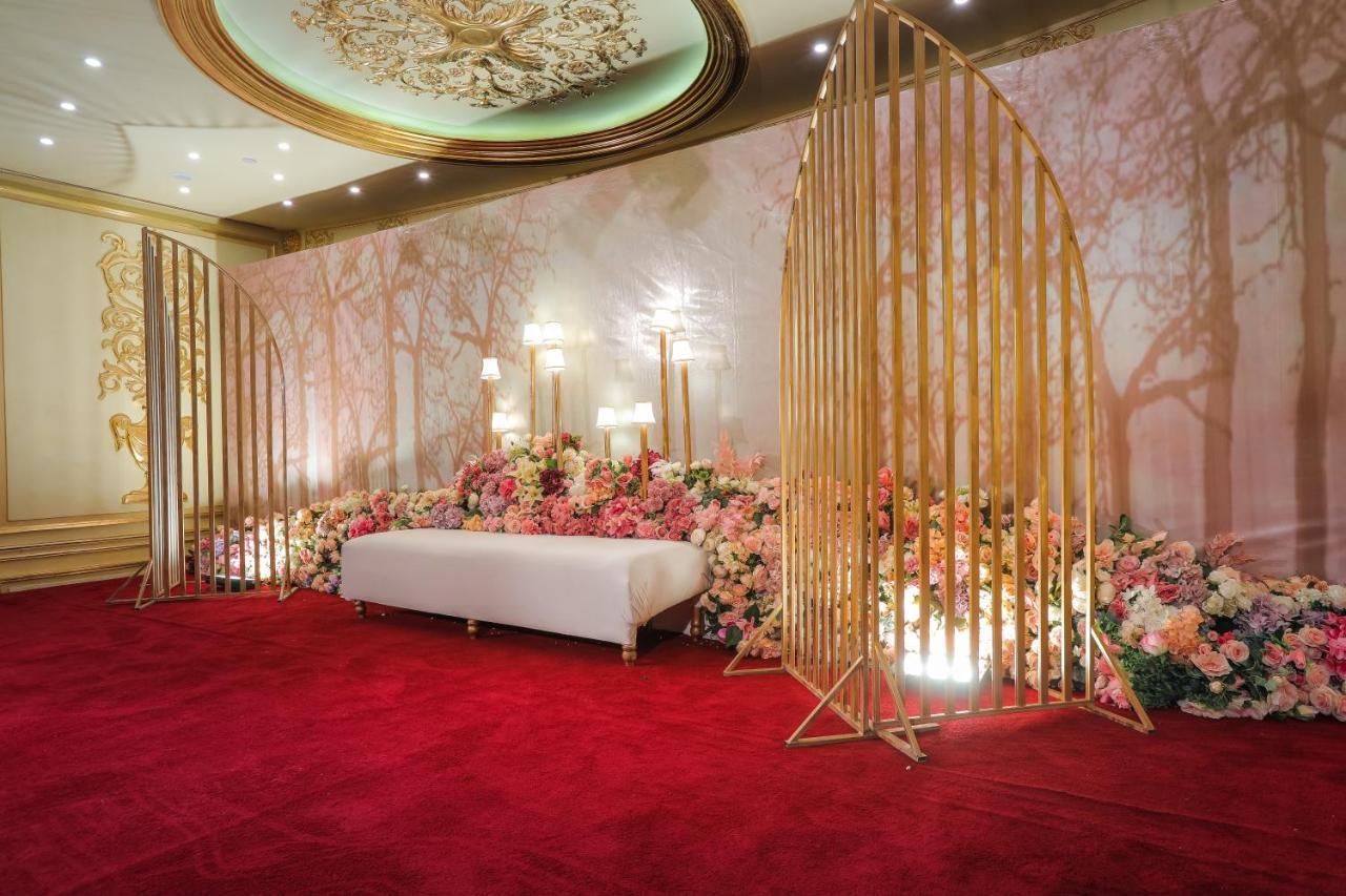 모벤픽 호텔 제다 시티 스타 외부 사진 A traditional Malay wedding reception
